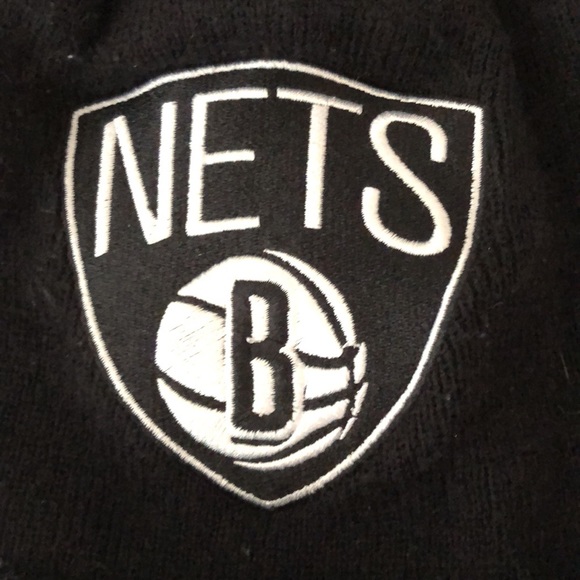 Mitchell & Ness Nets B basketball pom pom beanie hat - Picture 3 of 8